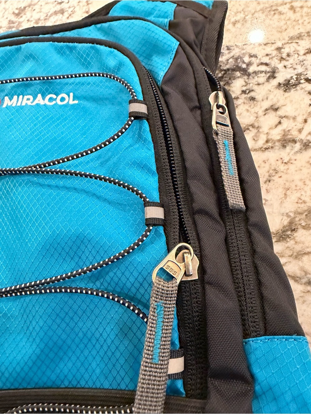 Miracool Blue Hydration Hiking Backpack - Picture 9 of 9